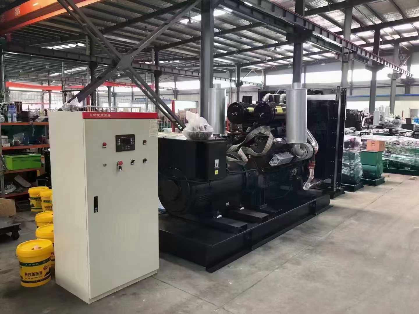 二七柴油发电机运行时的噪音和振动水平如何？